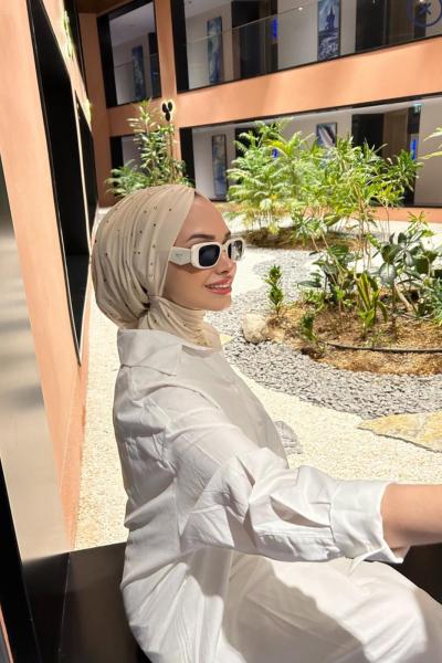 Brilliant taşlı bone fildişi