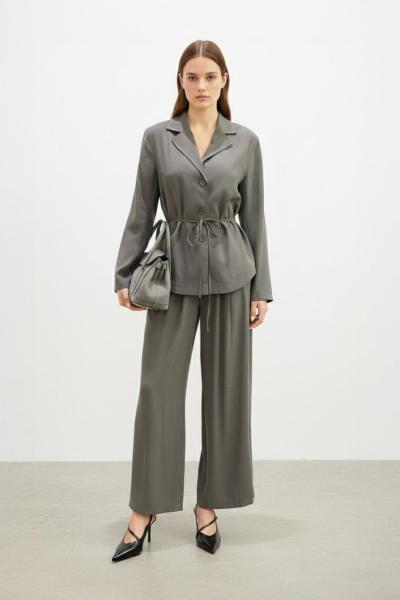 Puanne düğme detaylı ipek kupra takım antrasit