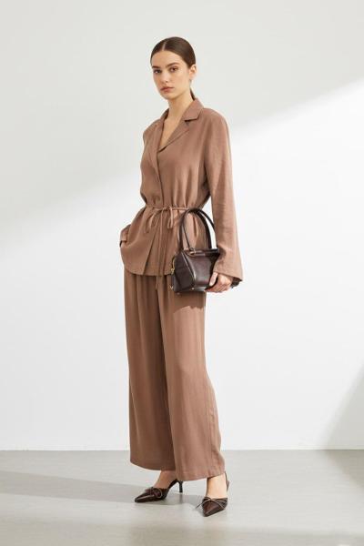 Puanne düğme detaylı ipek kupra takım kahverengi