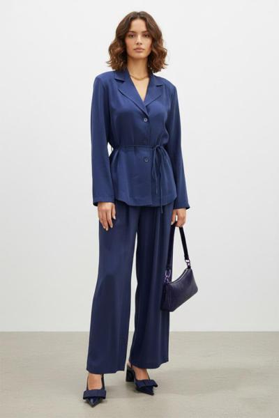 Puanne düğme detaylı ipek kupra takım lacivert