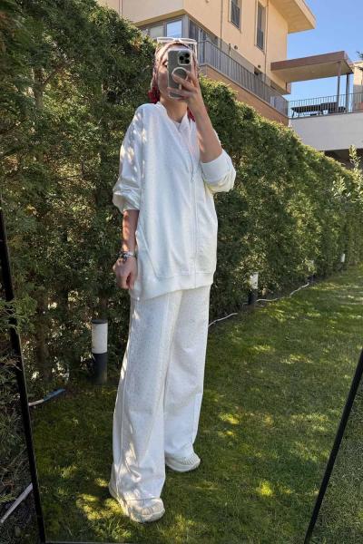 Taş Detaylı İki İplik Takım Beyaz